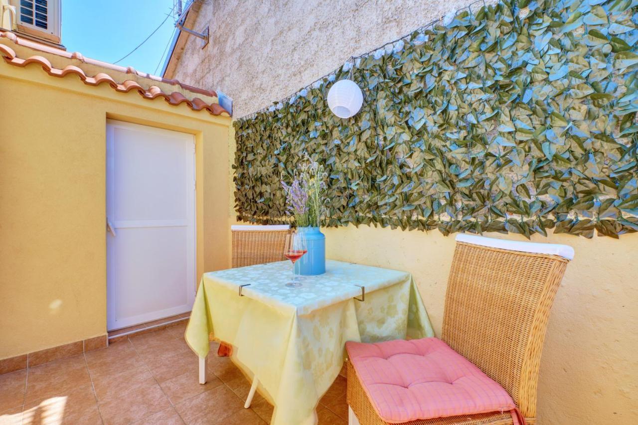 Apartment Tena Veli Losinj Luaran gambar